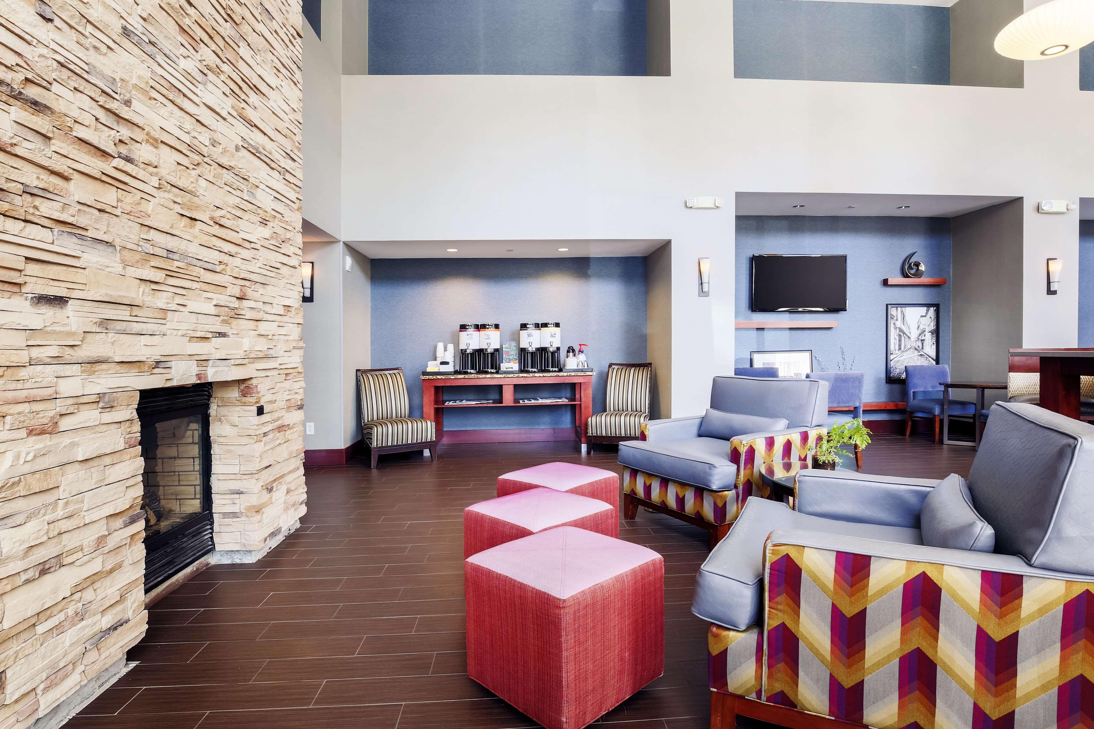Hampton Inn & Suites Poughkeepsie Spackenkill Exterior foto