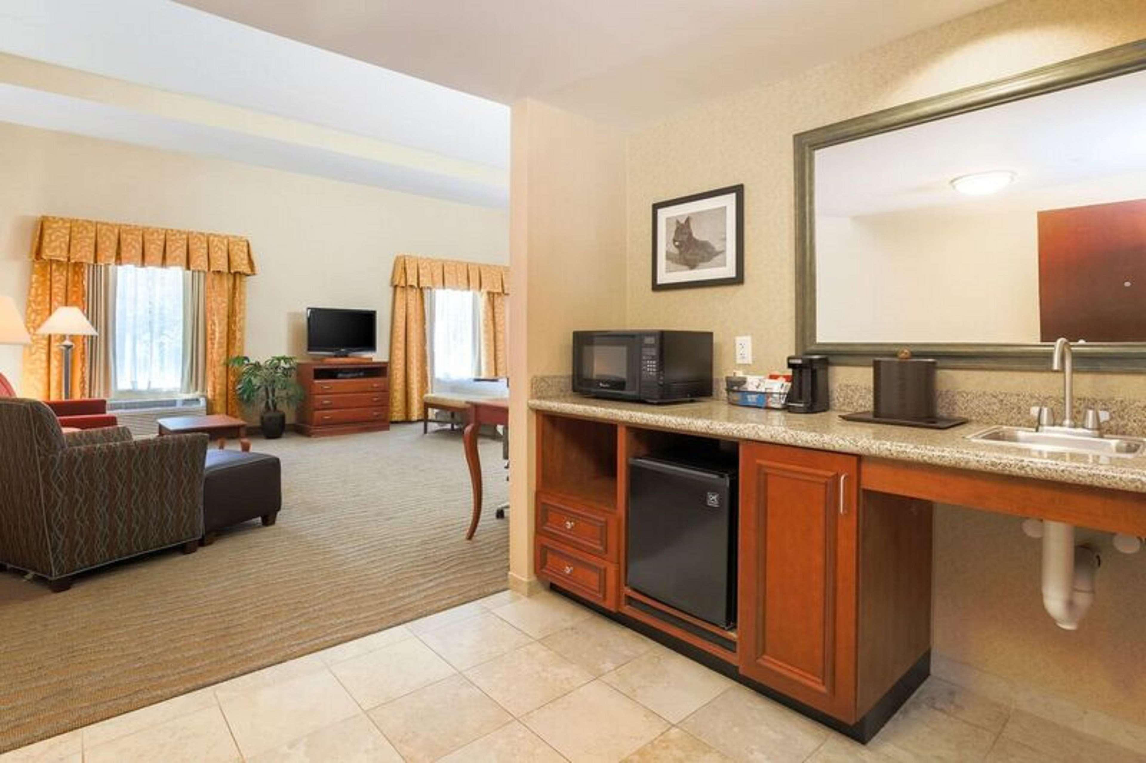 Hampton Inn & Suites Poughkeepsie Spackenkill Exterior foto