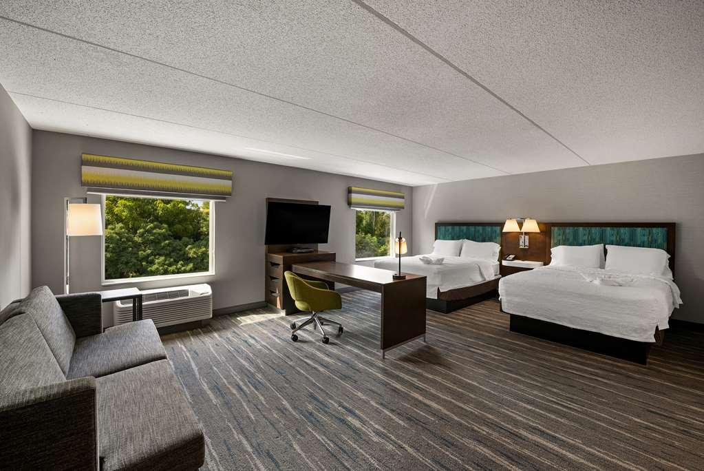 Hampton Inn & Suites Poughkeepsie Spackenkill Zimmer foto