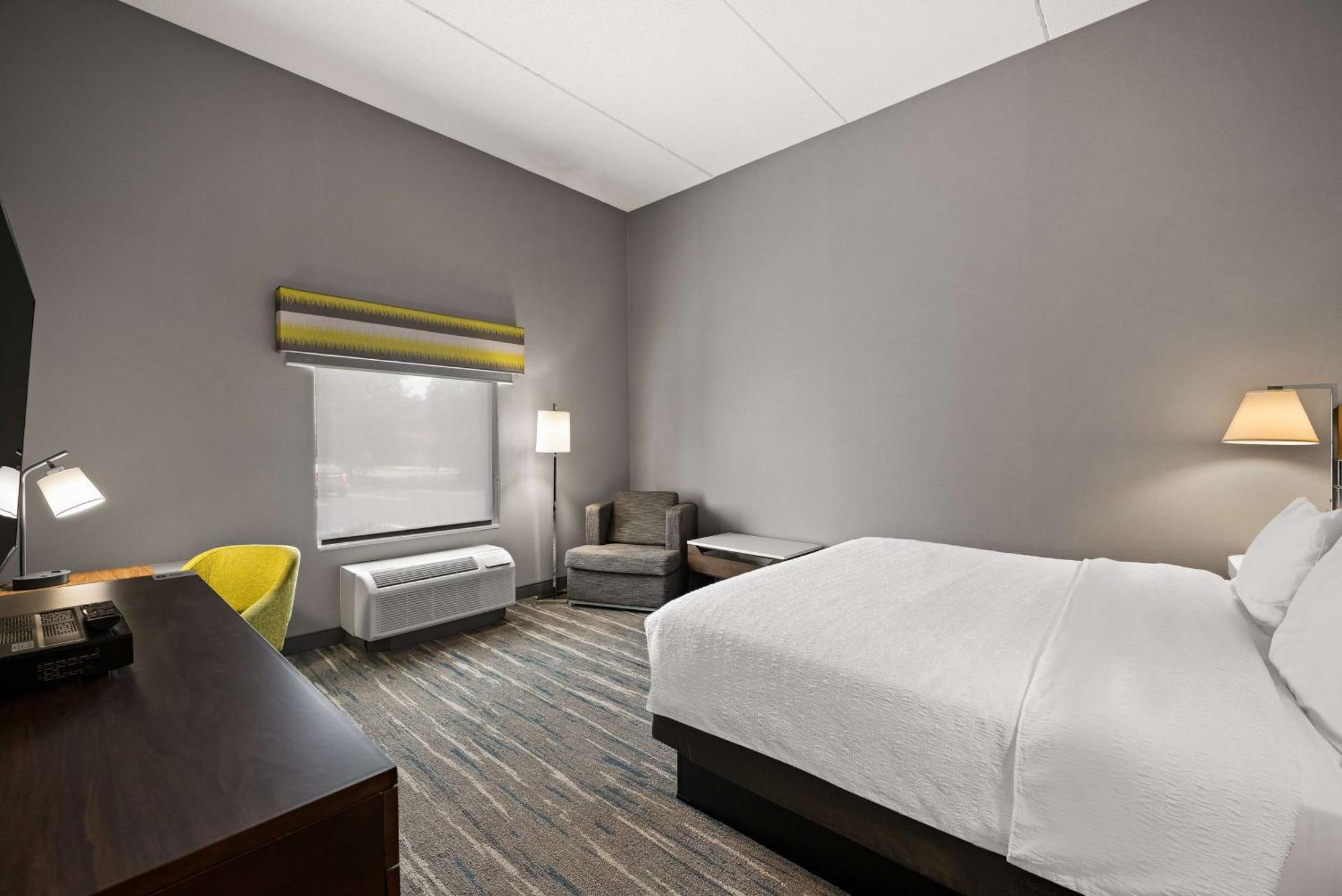 Hampton Inn & Suites Poughkeepsie Spackenkill Exterior foto