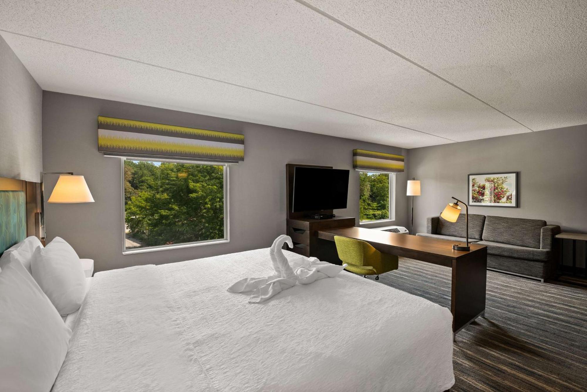 Hampton Inn & Suites Poughkeepsie Spackenkill Exterior foto