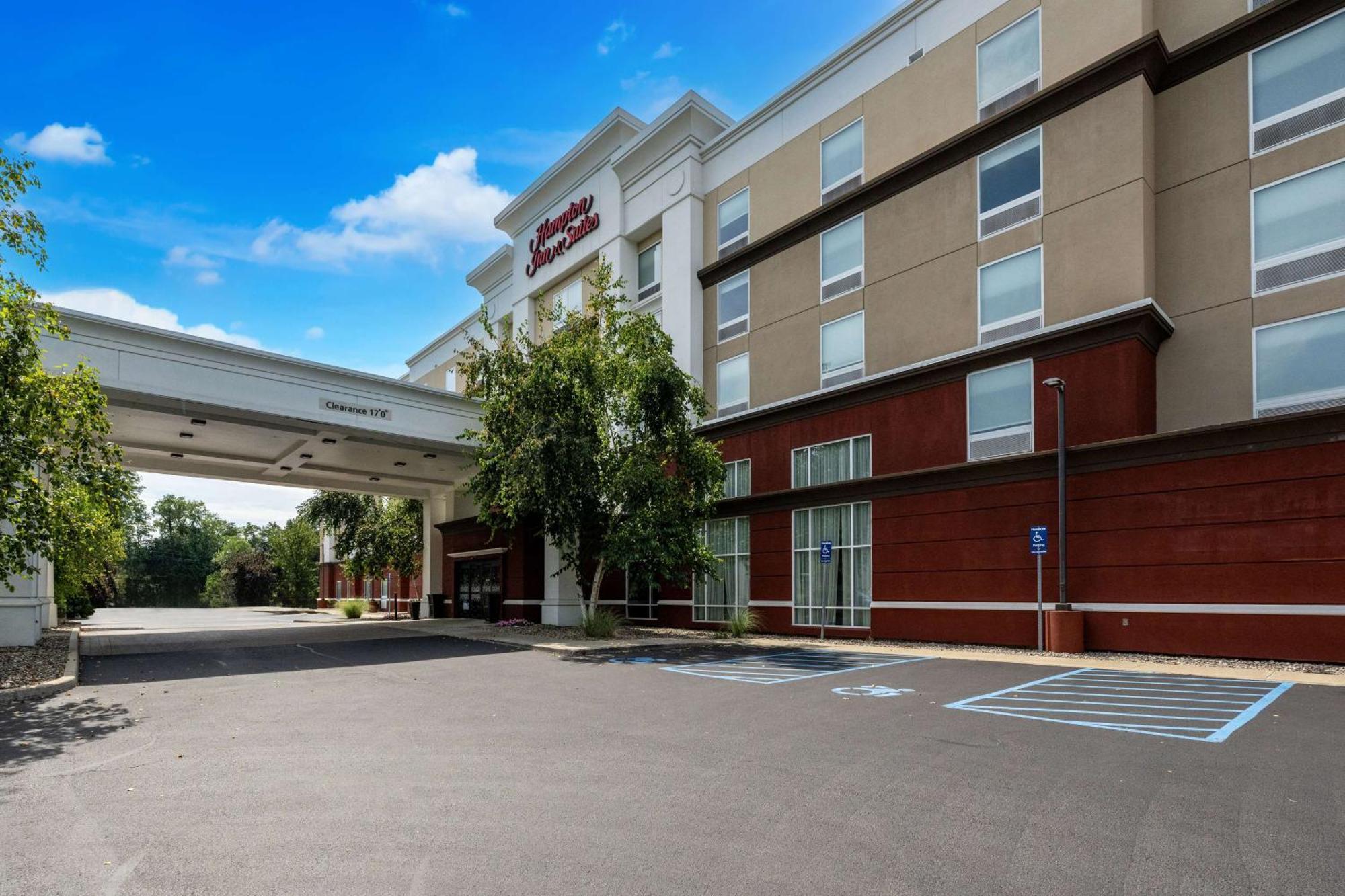 Hampton Inn & Suites Poughkeepsie Spackenkill Exterior foto