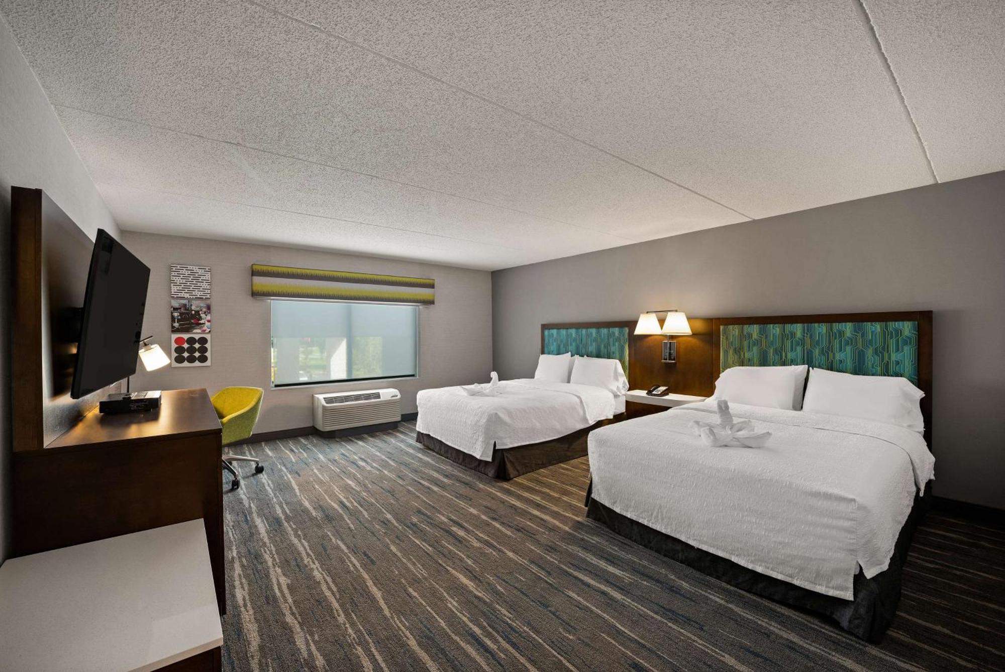 Hampton Inn & Suites Poughkeepsie Spackenkill Exterior foto