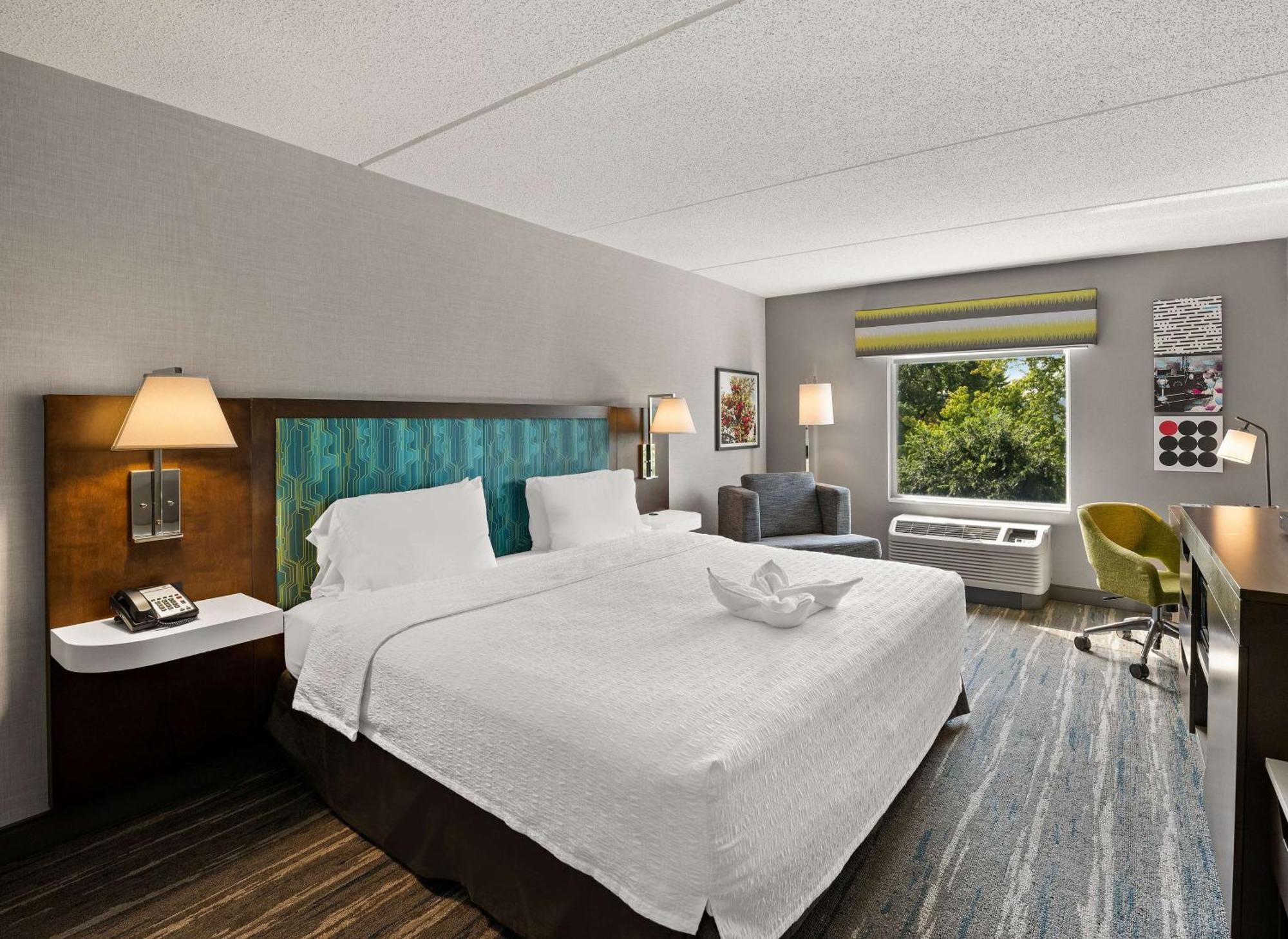 Hampton Inn & Suites Poughkeepsie Spackenkill Exterior foto